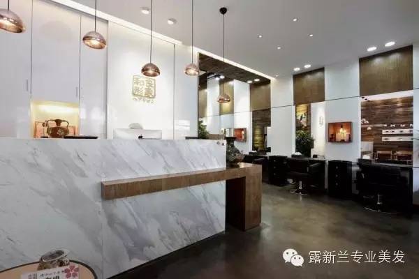 鏡像詩學 當落地鏡遇見文藝發廊的空間敘事